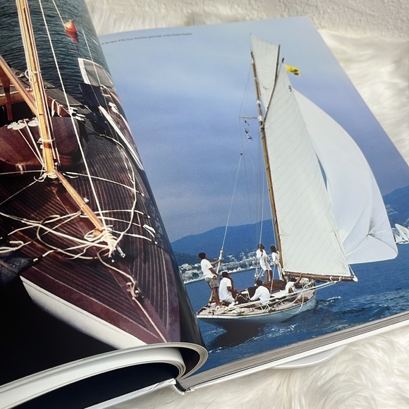 CHANEL White Hardcover Book by Jacques Helleu - Picture 12 of 14